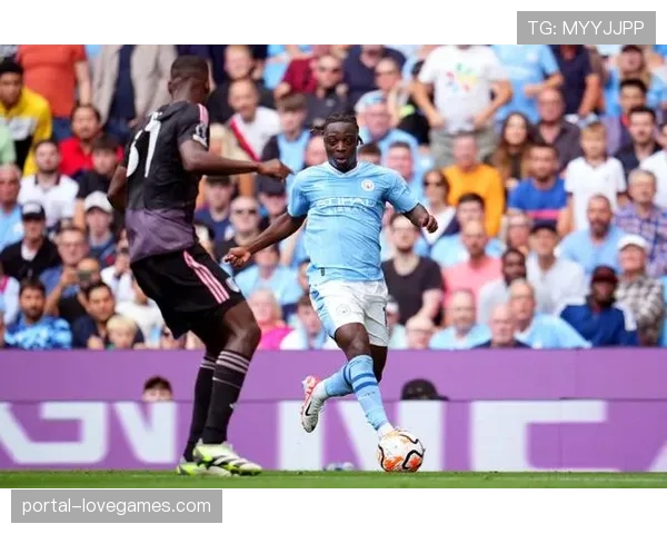 VAR焦点:富勒姆对阵曼城一役,阿坎吉禁区内疑似手球未判引广泛讨论 VAR焦点:富勒姆对阵曼城一役,阿坎吉禁区内疑似手球未判引广泛讨论