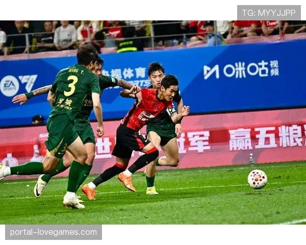 成都蓉城4-0横扫浙江队，七胜一平继续领跑积分榜